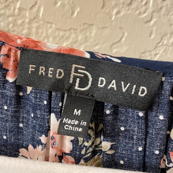 Fred David Blue floral blouse size medium - Picture 3 of 5